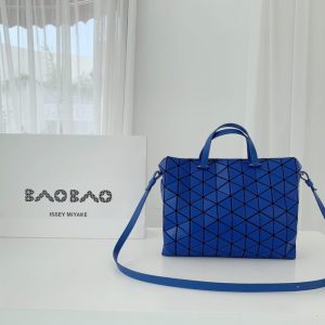 三宅一生 issey miyake baobao 新款公文酒桶包BB83-AG204