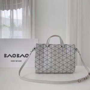 三宅一生 issey miyake baobao 新款公文酒桶包BB83-AG204