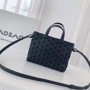 三宅一生 issey miyake baobao 新款公文酒桶包BB83-AG204