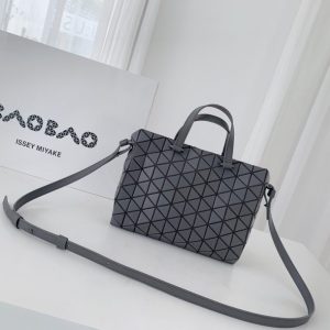 三宅一生 issey miyake baobao 新款公文酒桶包BB83-AG204