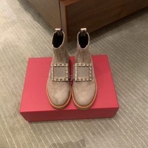 Roger vivier 牛漆皮材質制成女款短靴