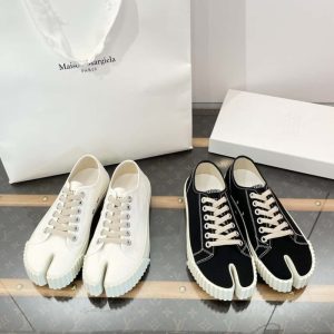 Maison Margiela 馬吉拉𝐭𝐚𝐛𝐢分趾帆佈小白鞋