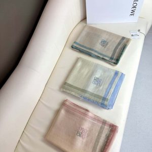 LOEWE LW輕盈格紋長巾